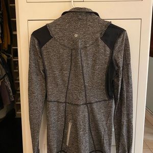 Lululemon fitted top